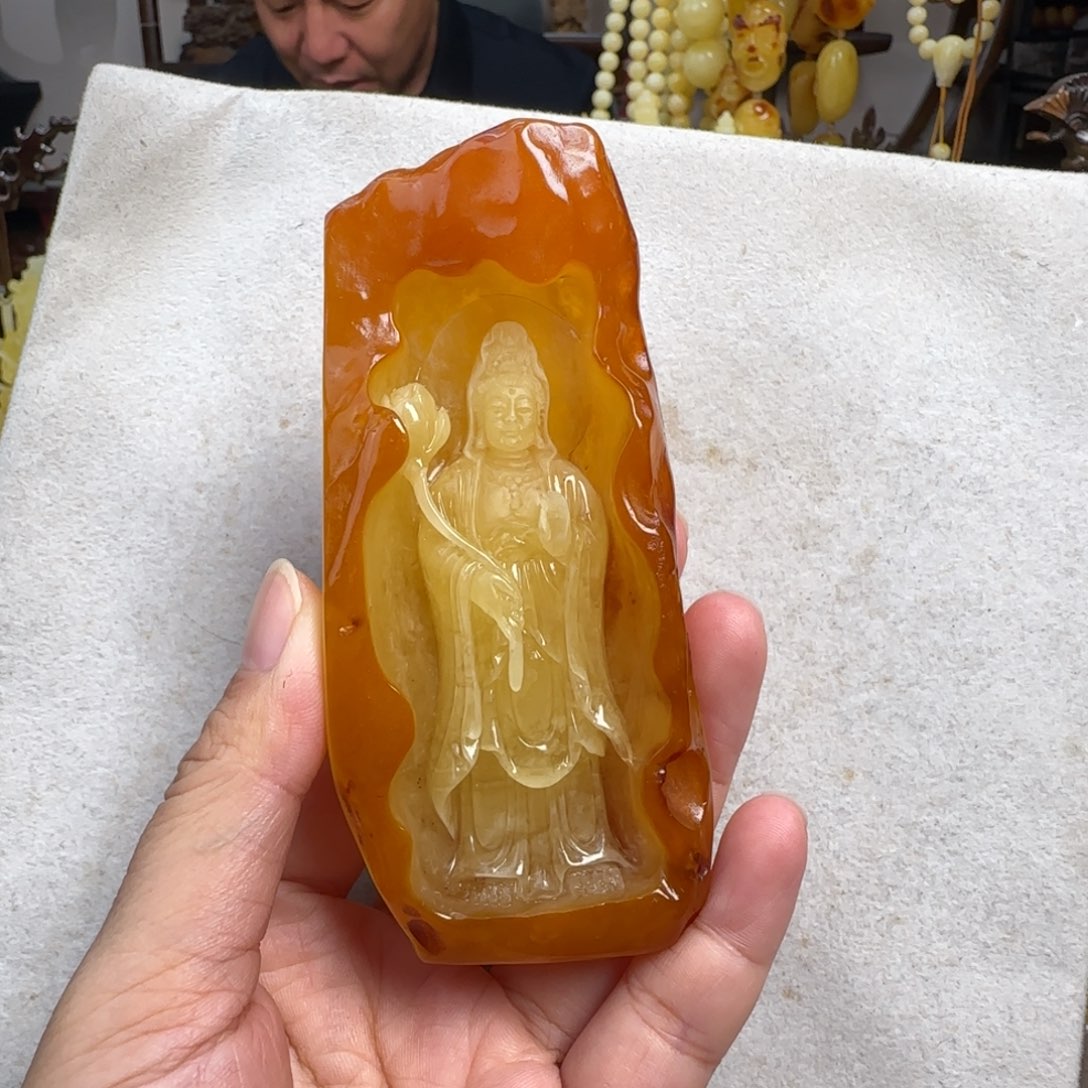 蜜蜡未镶嵌珠宝奇石