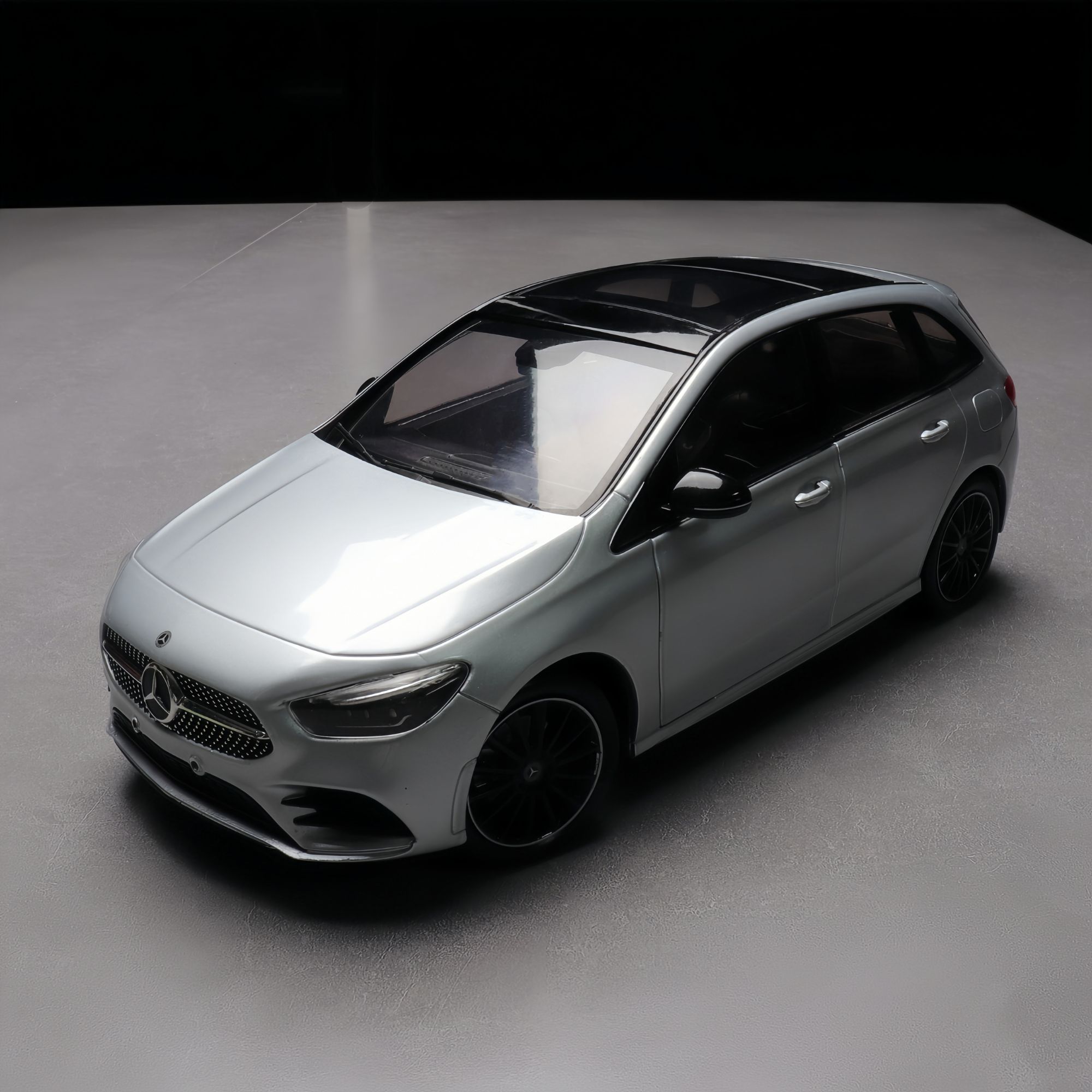 奔驰B260合金1：18比例原厂静态汽车模型