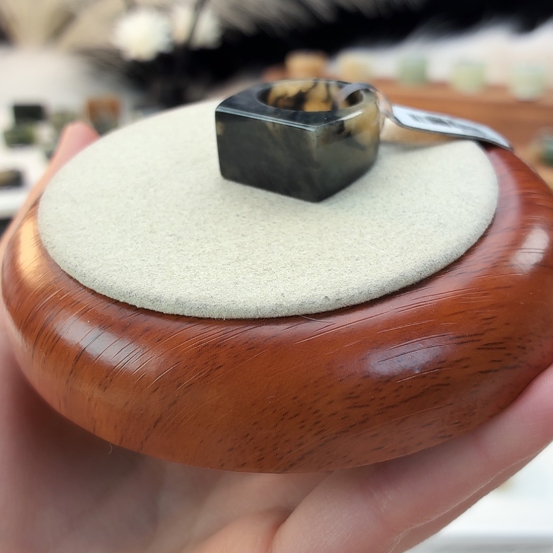 和田玉未镶嵌戒指妖花马鞍17.87mmj11