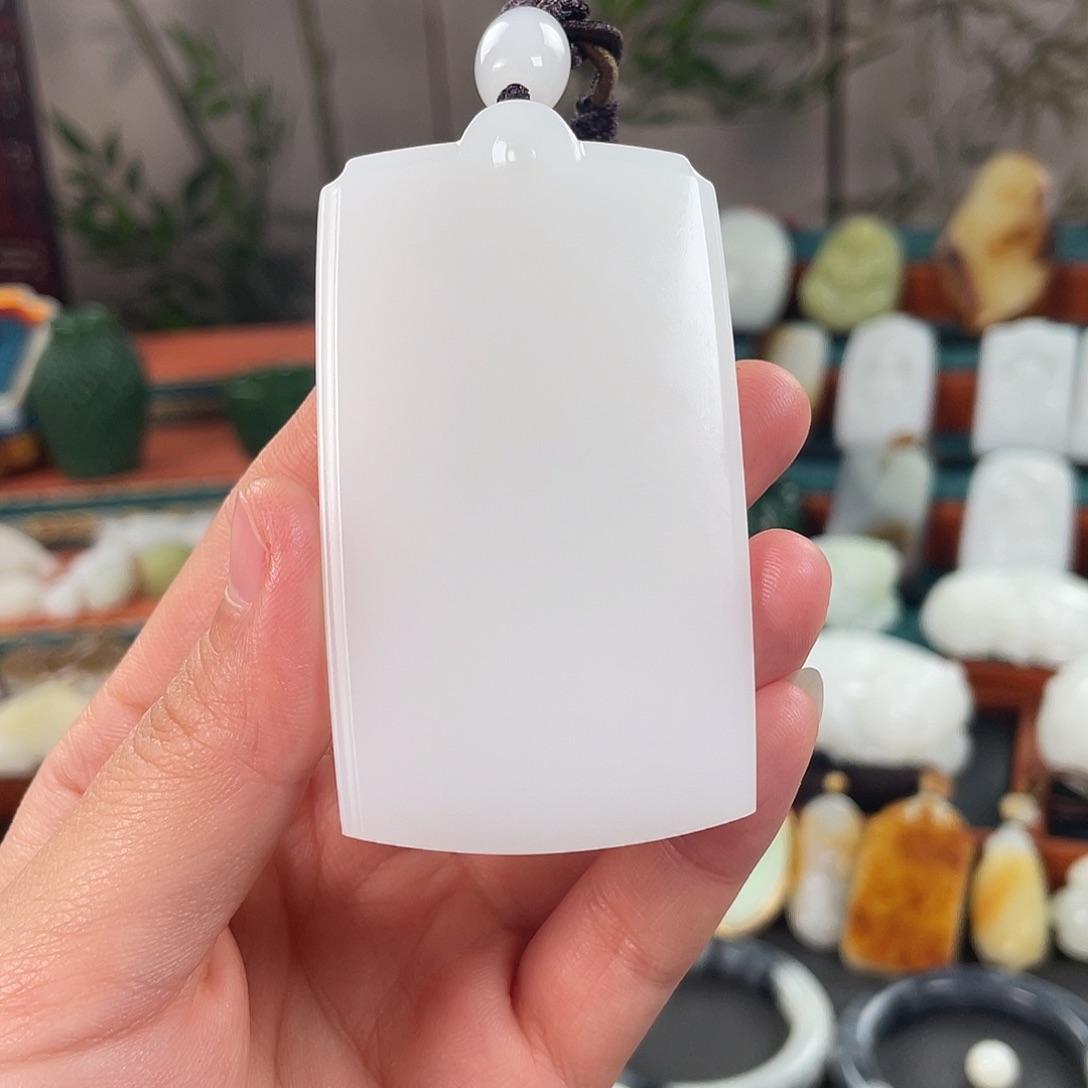 和田玉未镶嵌挂件新疆且末老料完全过灯完美平安牌