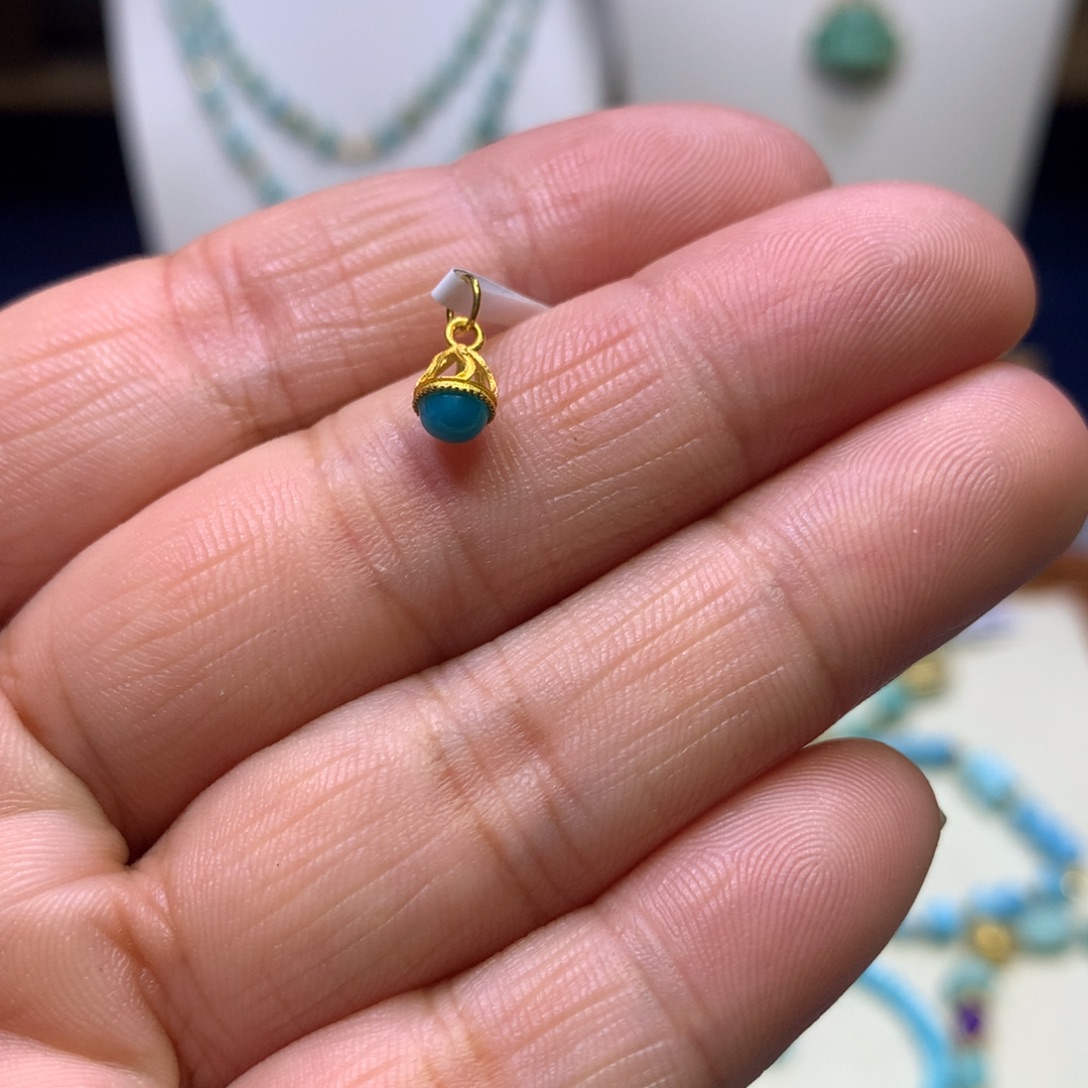 绿松石18K金镶嵌挂件