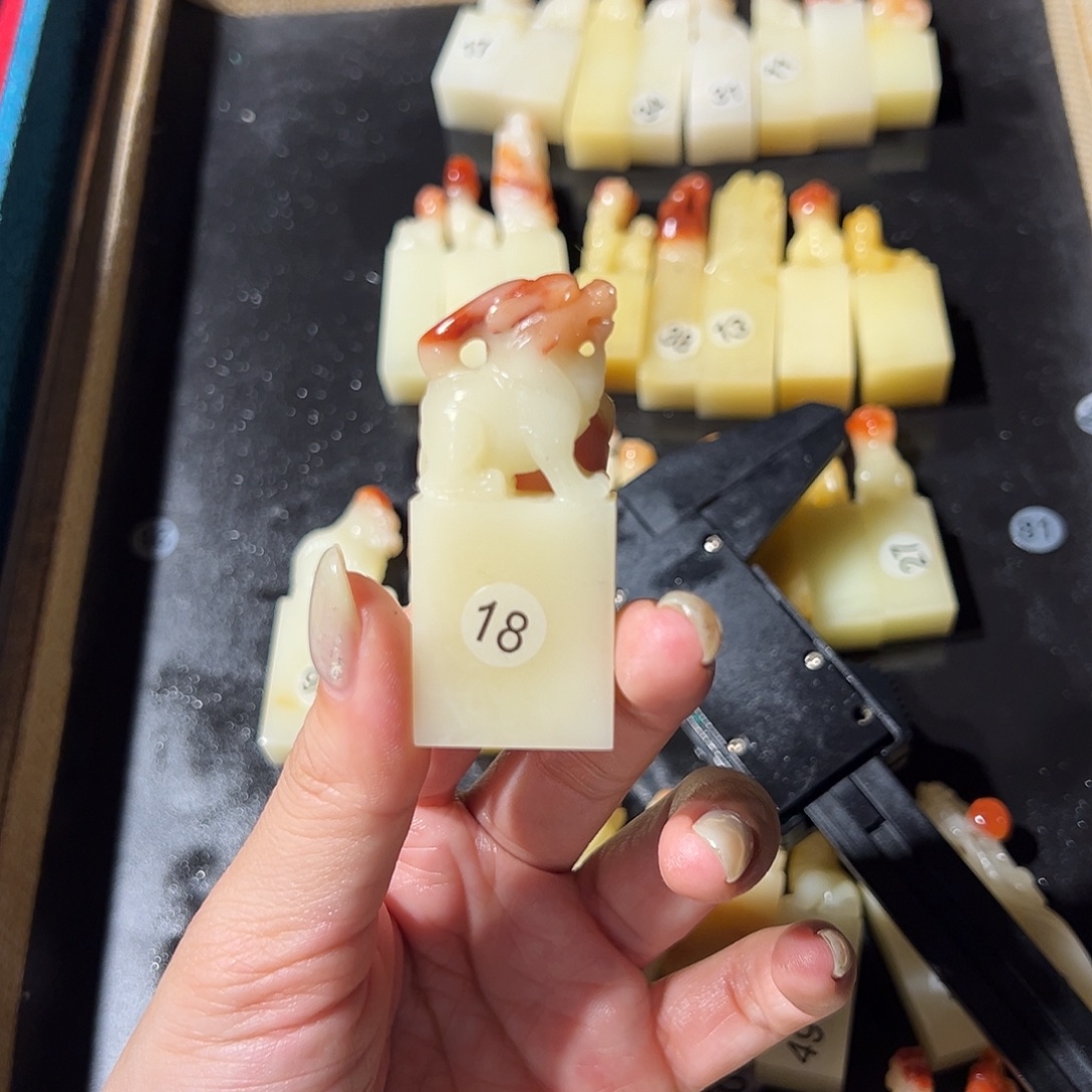 小***儿寿山石随机批发一个