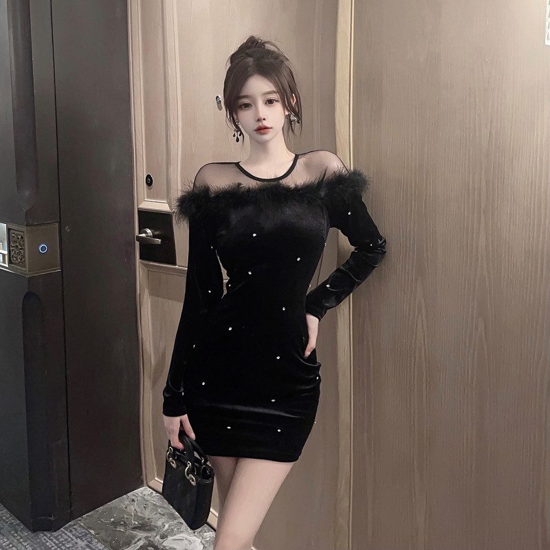 法式郝本风减龄性感镂空露肩小个子收腰长袖丝绒包臀裙连衣裙显瘦