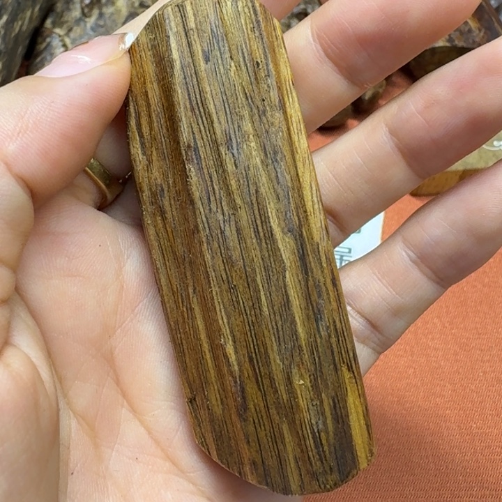 大叶紫檀（黑酸枝木类）