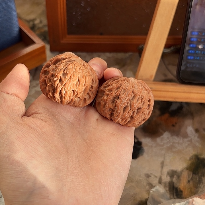 ****飞文玩核桃把件磨盘