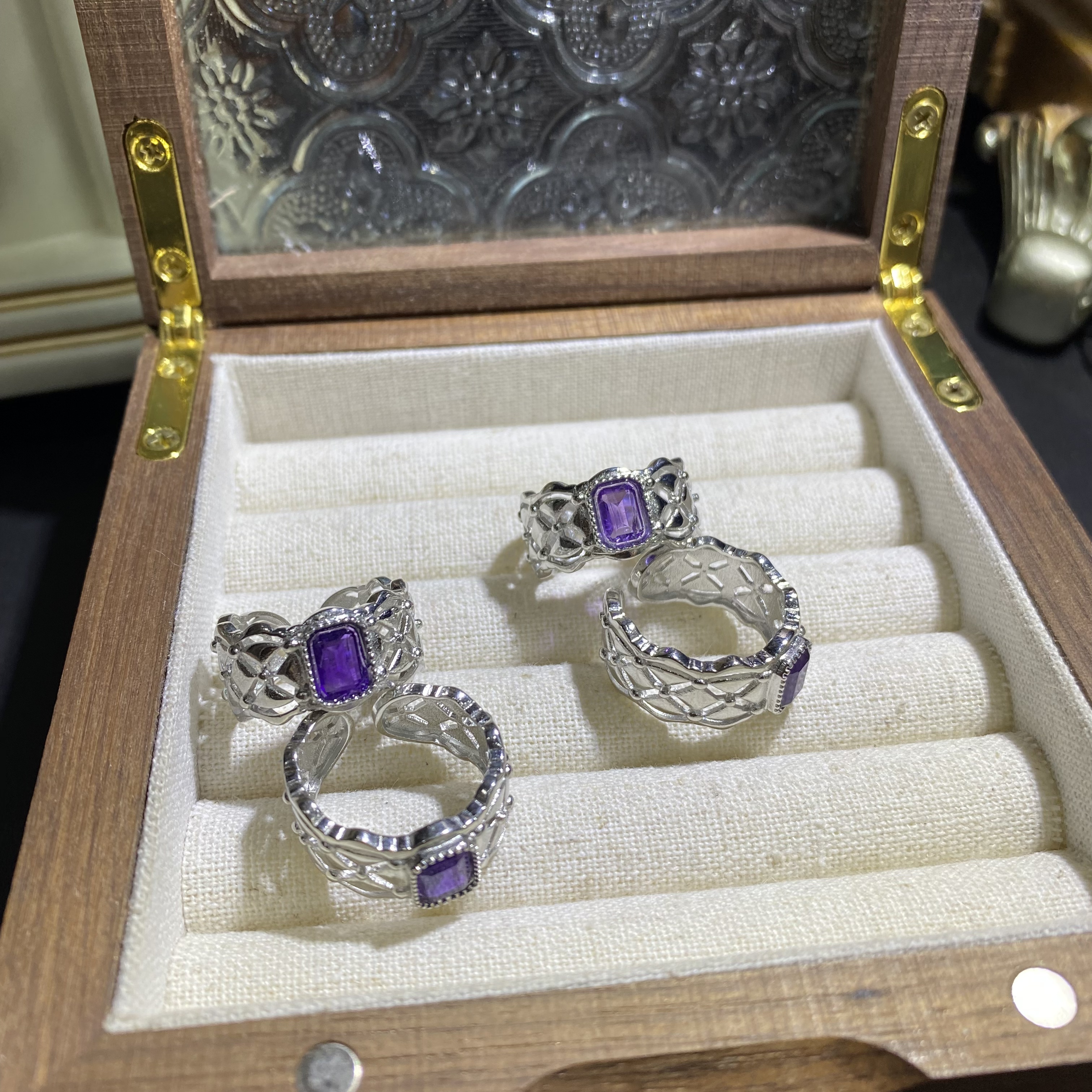 B597-天然紫水晶戒指-多样性发其一