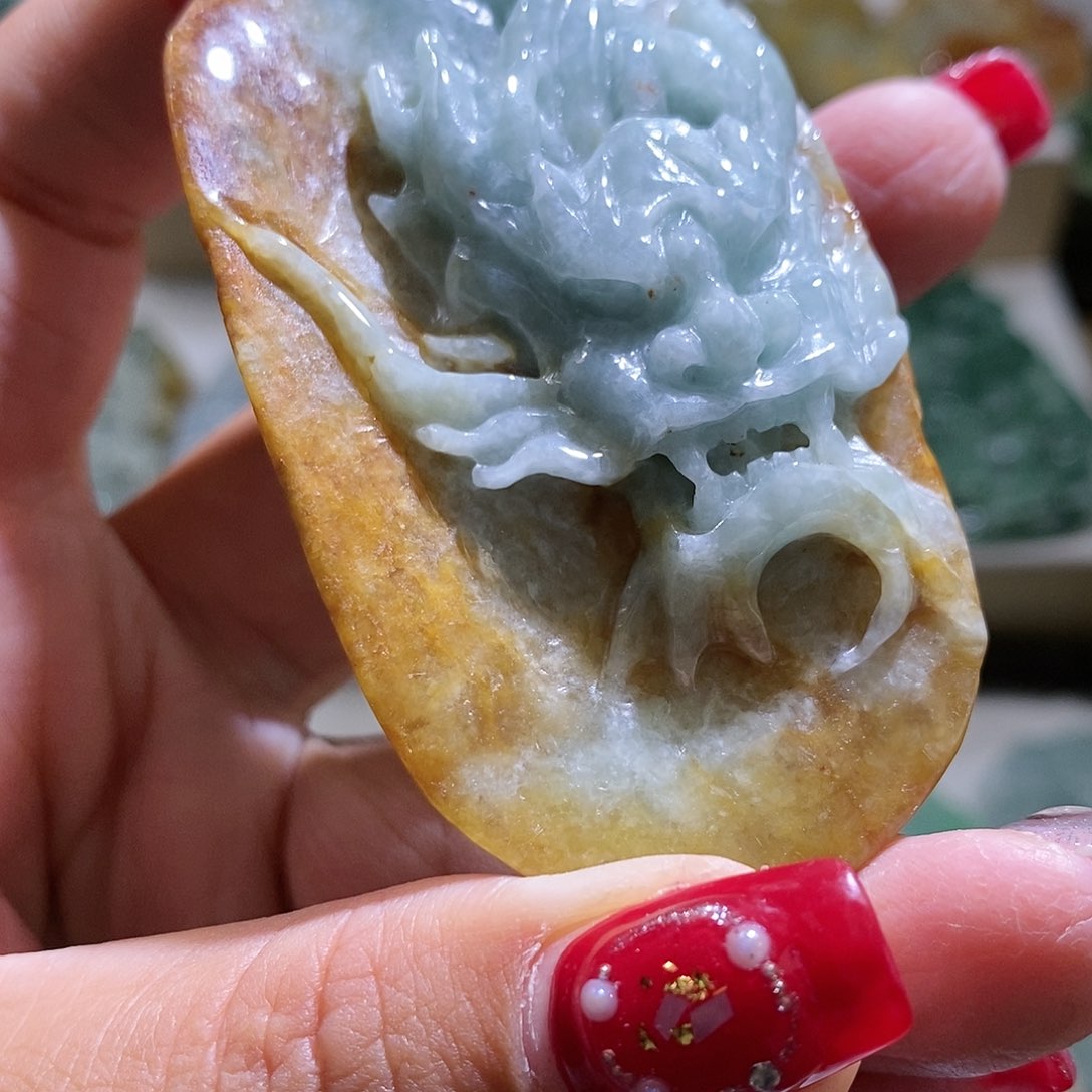 【闪购商品】翡翠颈饰未镶嵌龙牌