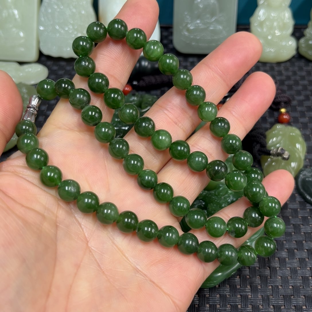 和田玉（碧玉）颈饰未镶嵌