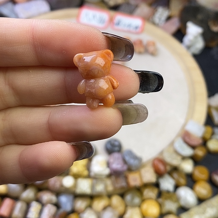 针钠钙石（海纹石）未镶嵌颈饰