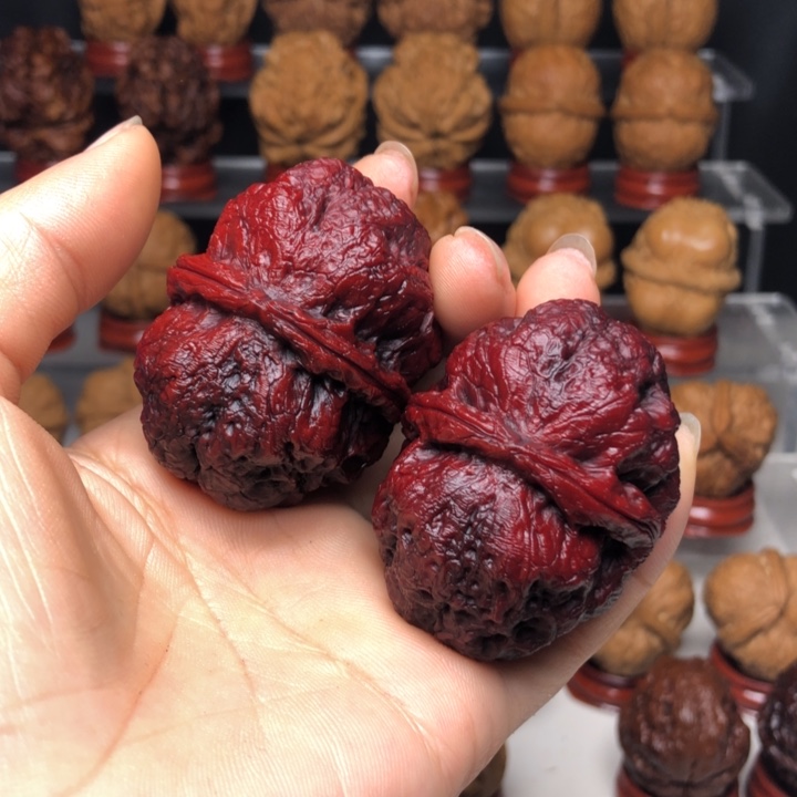 潘***谈文玩核桃吊坠558七彩蟾王