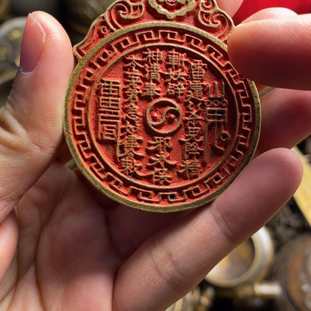 精美铜器做工精良