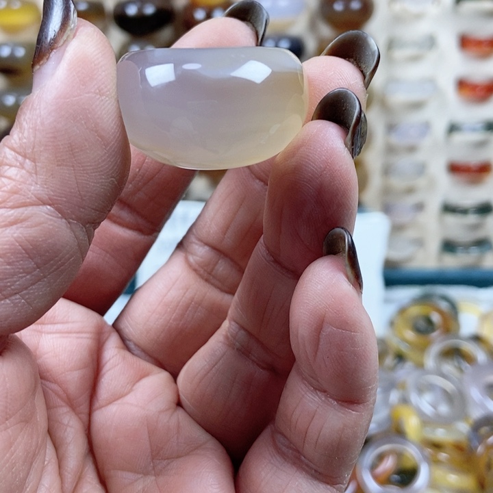 未镶嵌戒指玛瑙/玉髓不退不换港21