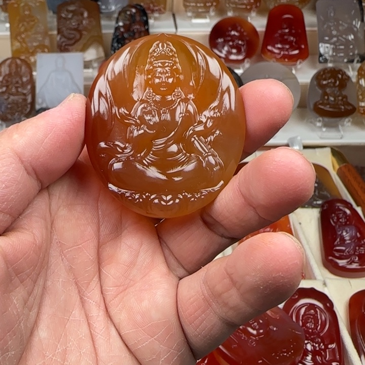 赵***波玛瑙/玉髓未镶嵌颈饰