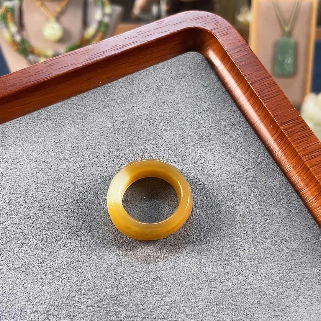 和田玉未镶嵌戒指