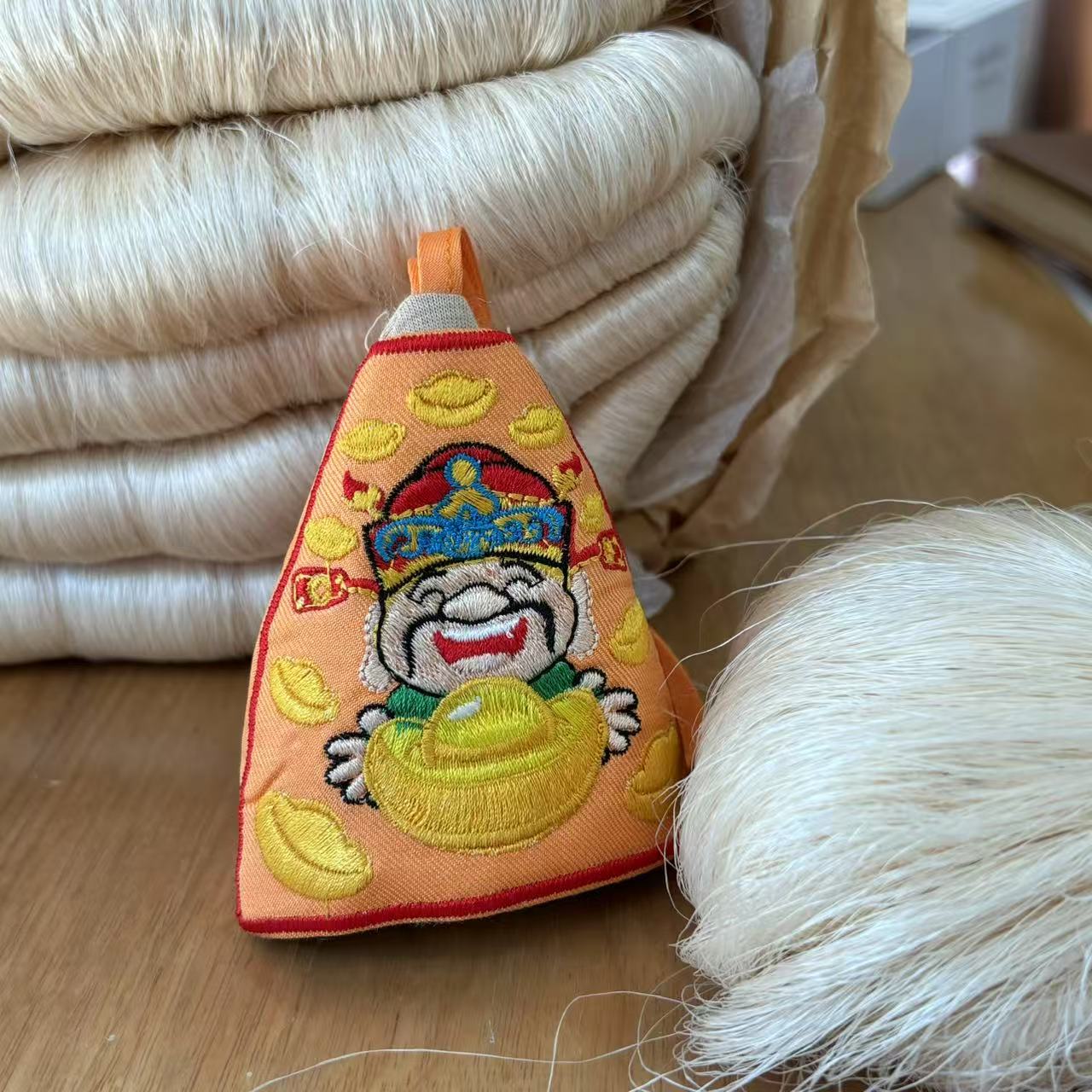 【财神到】柞蚕丝小挂件包挂车挂床挂多用 D240284