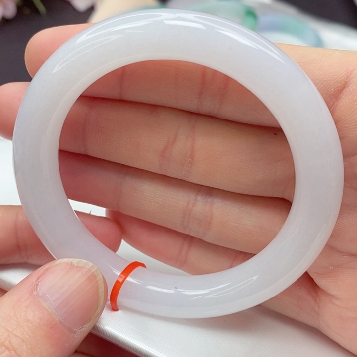 翡翠手镯未镶嵌57圈