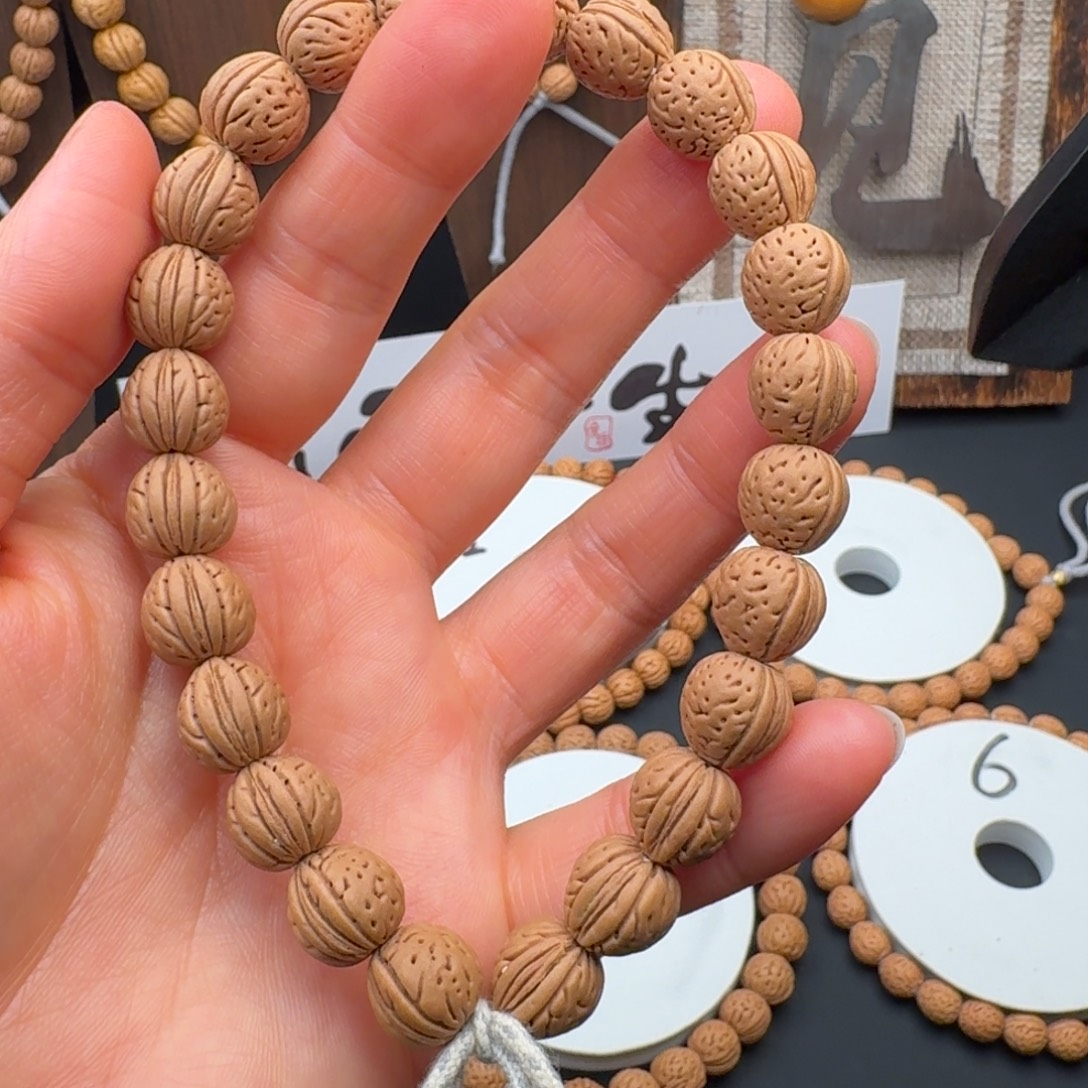 手串桃核10➕宽脐草莓手持