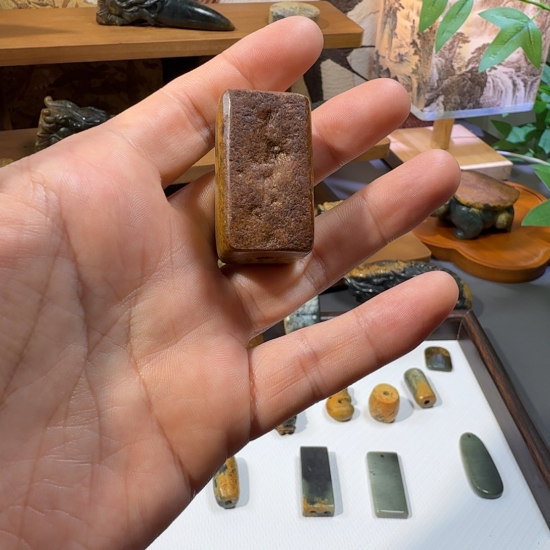 明***好岫岩河磨玉（透闪石质玉）未镶嵌把件