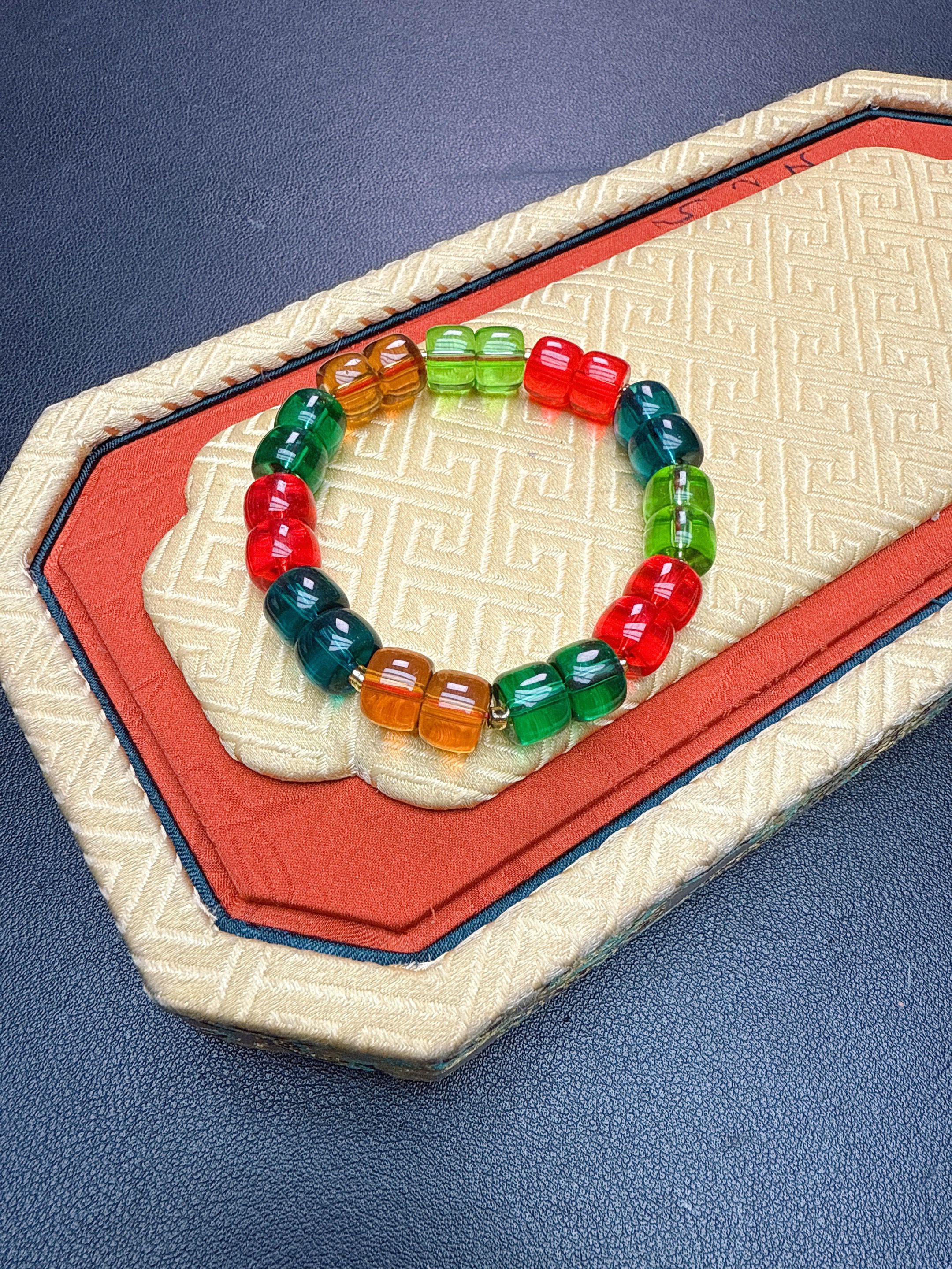 彩色10mm老型手链Q1585.