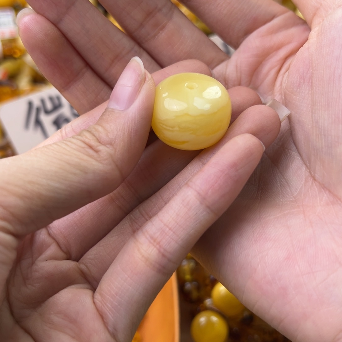 琥珀珠宝奇石未镶嵌