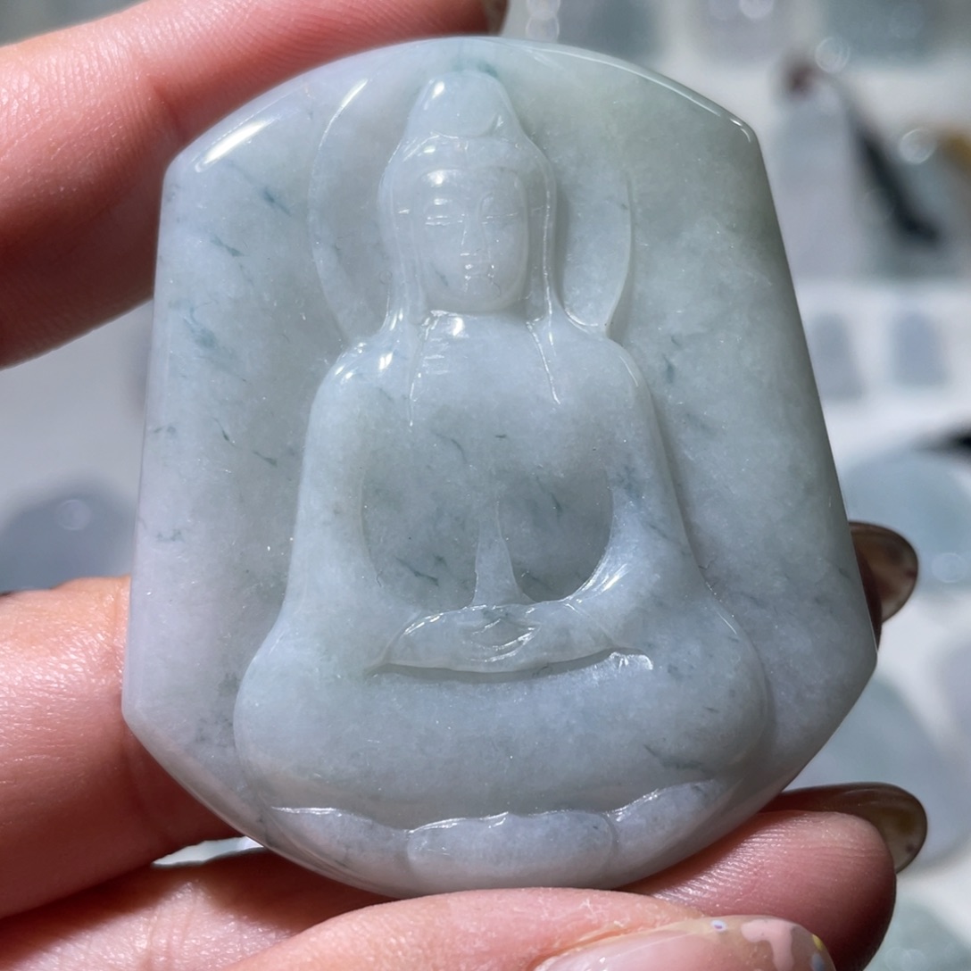 翡翠未镶嵌颈饰观音