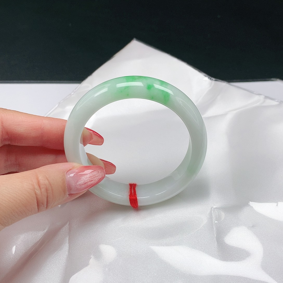 翡翠手镯未镶嵌翡翠054