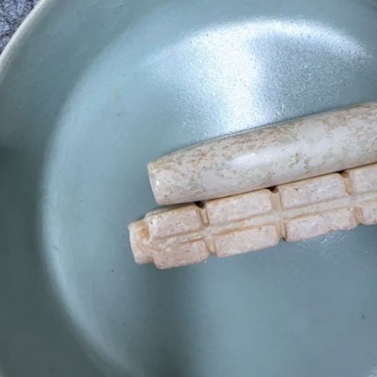 摆件j g f f y v f h g g g h