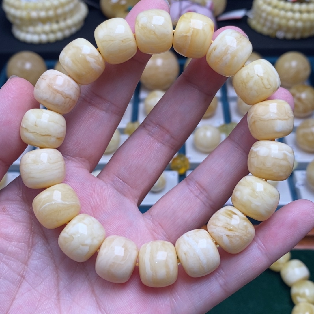 蜜蜡未镶嵌珠宝奇石