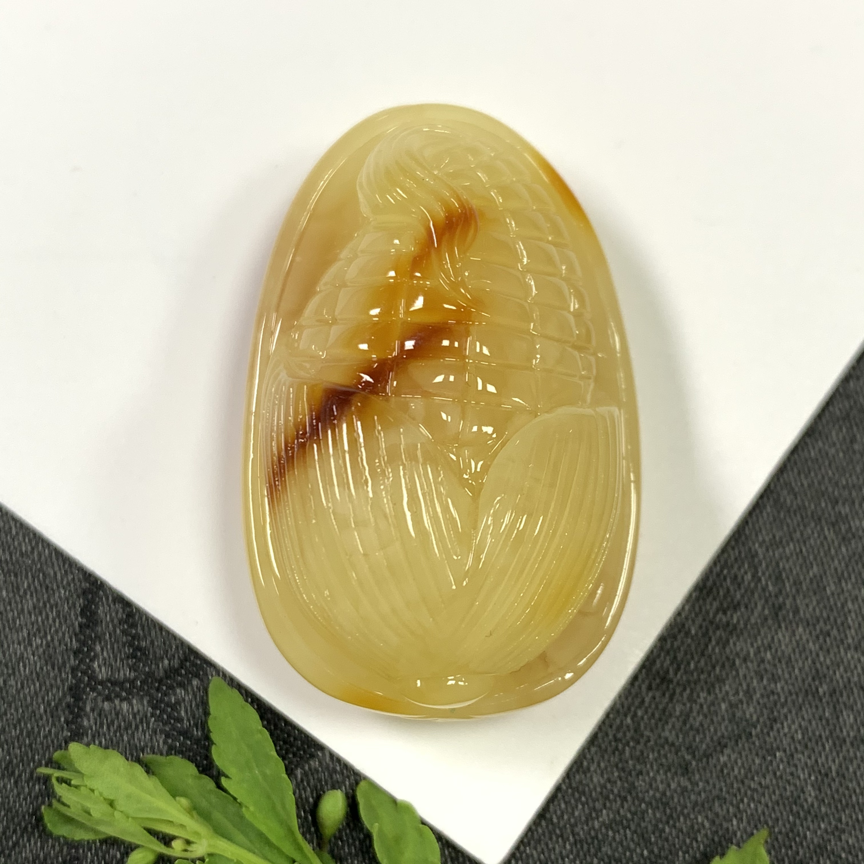 「戴琴珠宝」Z713-蜜蜡雕刻件吊坠（多样性发其一）