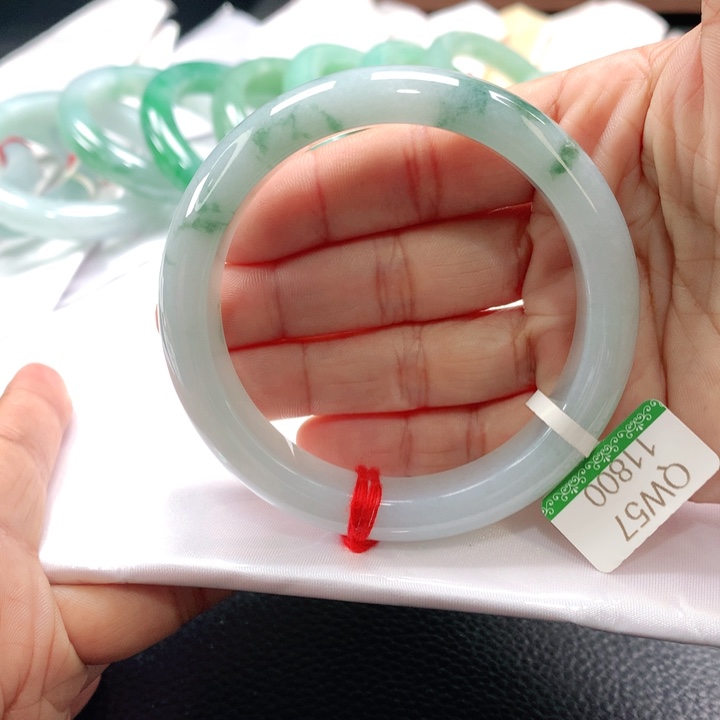 翡翠手镯未镶嵌57575757