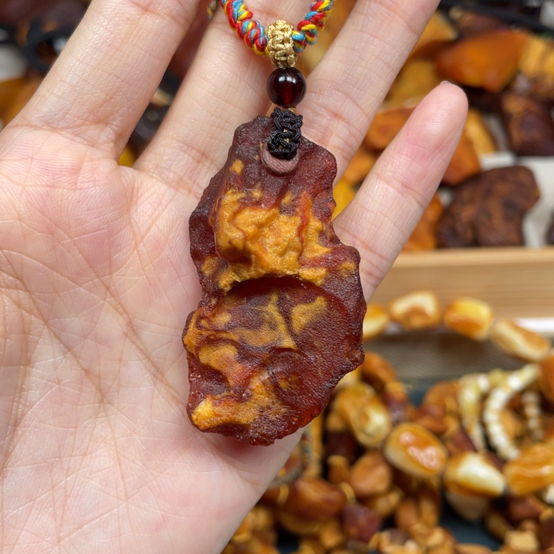 琥珀珠宝奇石未镶嵌