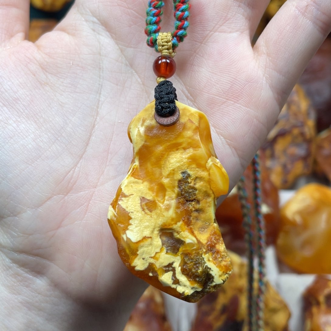 琥珀珠宝奇石未镶嵌