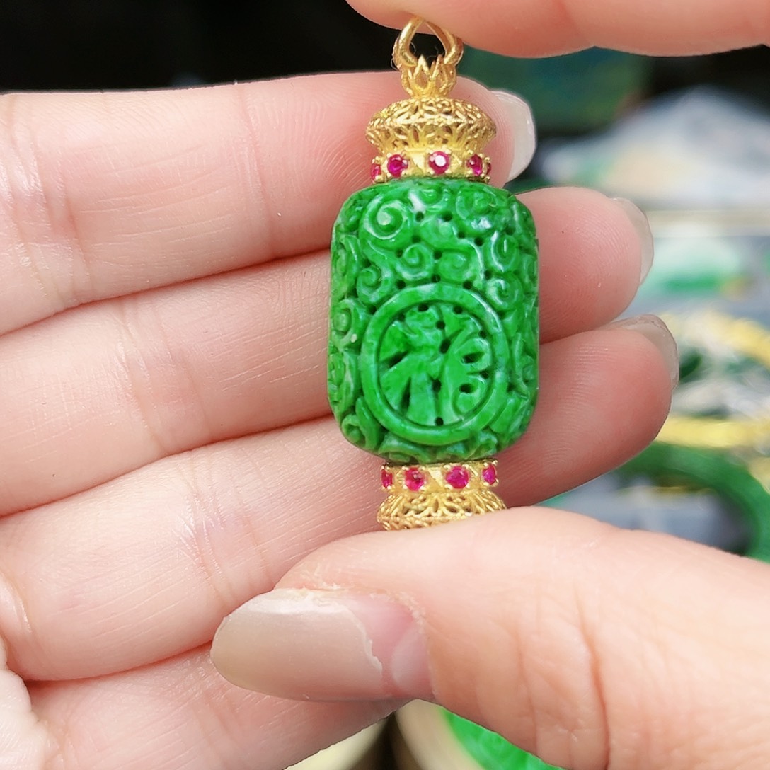 翡翠颈饰银S925镶嵌吊坠