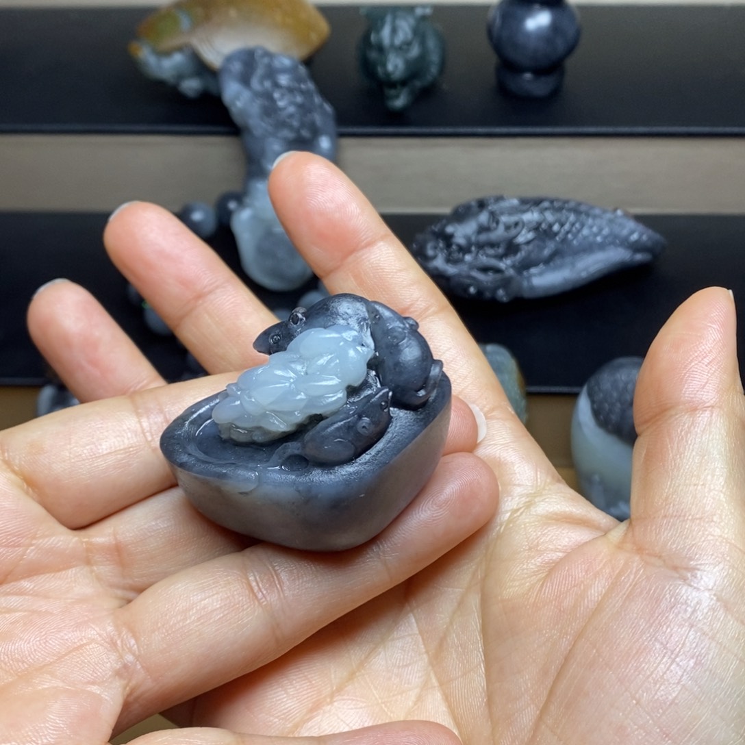 颈饰未镶嵌和田玉