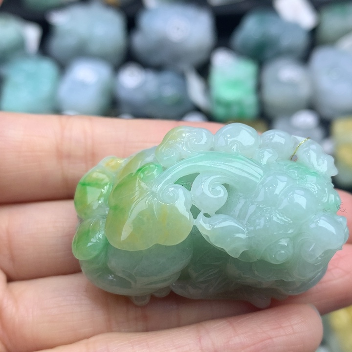 翡翠颈饰未镶嵌天然缅甸A货翡翠貔貅吊坠