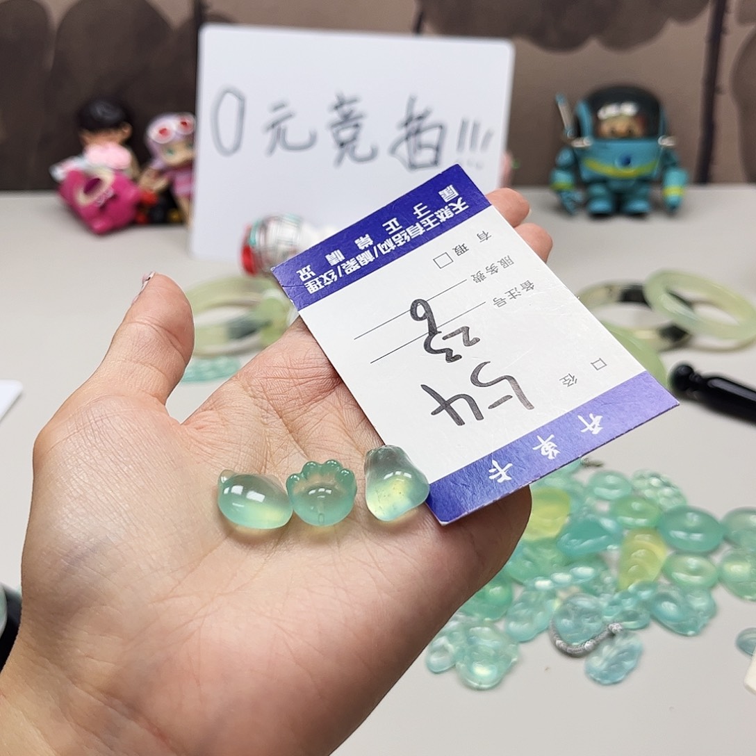 C***n蛇纹石玉未镶嵌吊坠