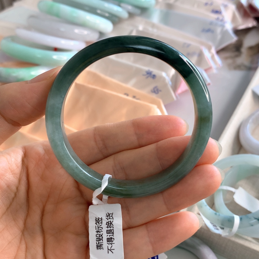 未镶嵌手镯翡翠油青56