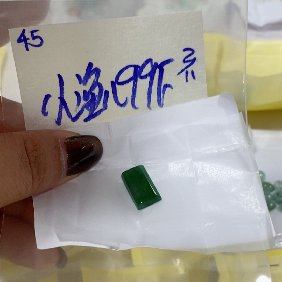 小***儿定制翡翠未镶嵌不