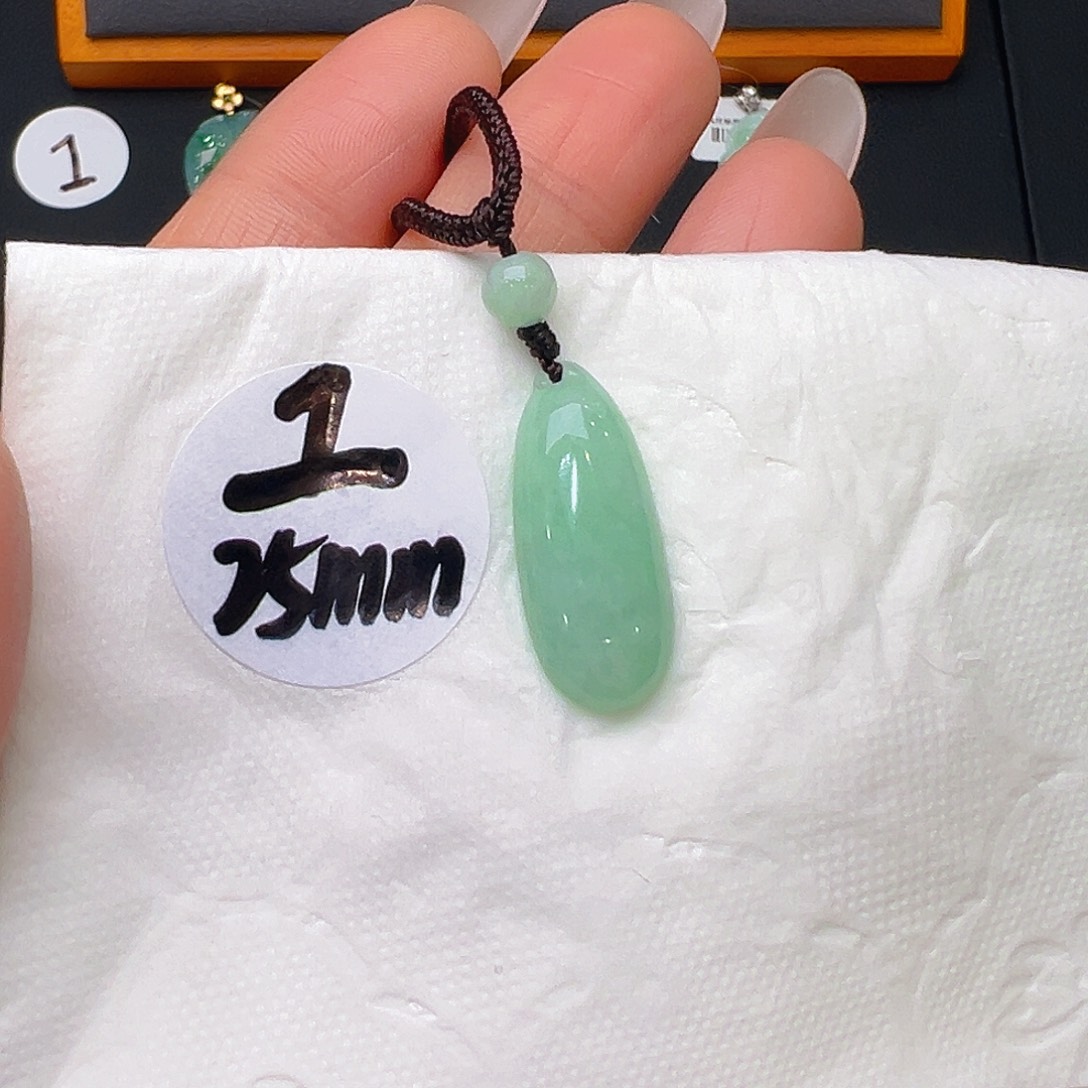 翡翠未镶嵌颈饰福利