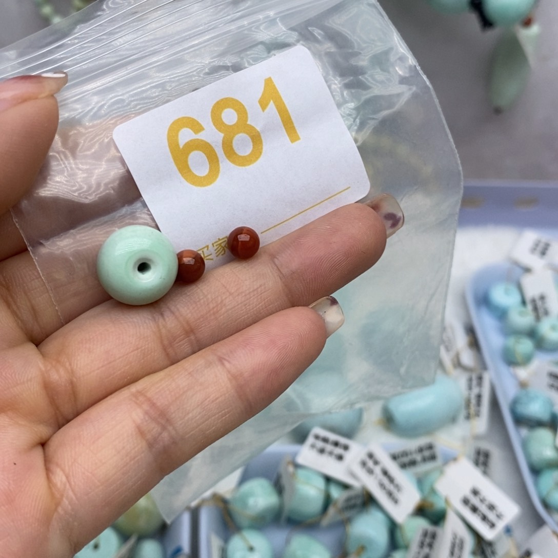 南红玛瑙未镶嵌珠宝奇石