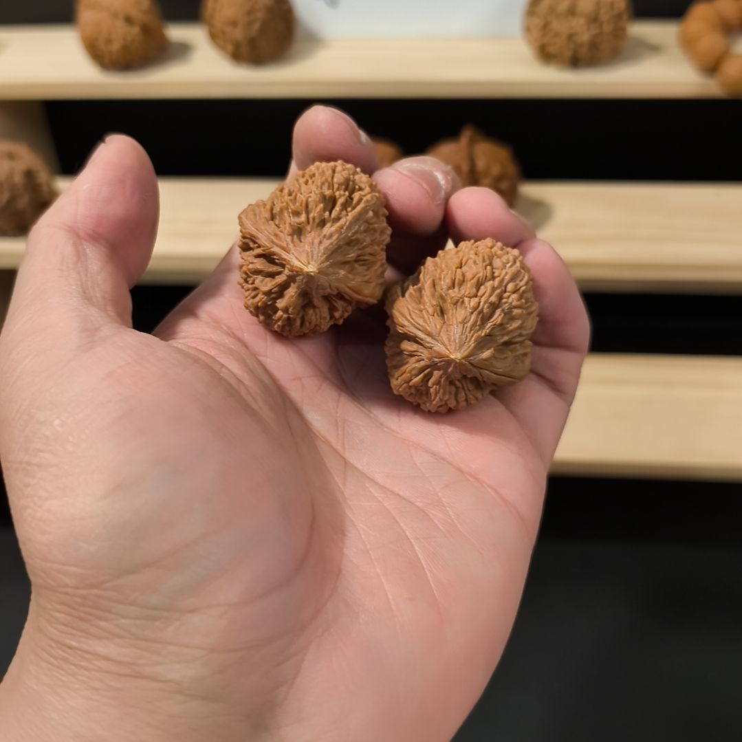 轻***熊吊坠文玩核桃33蒜头