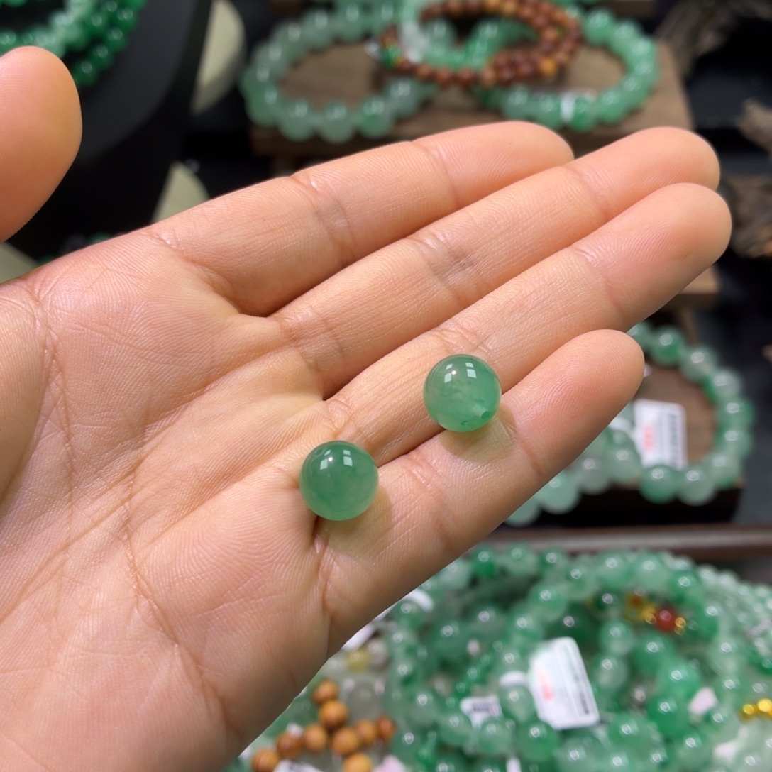 旖***石英质玉未镶嵌手链