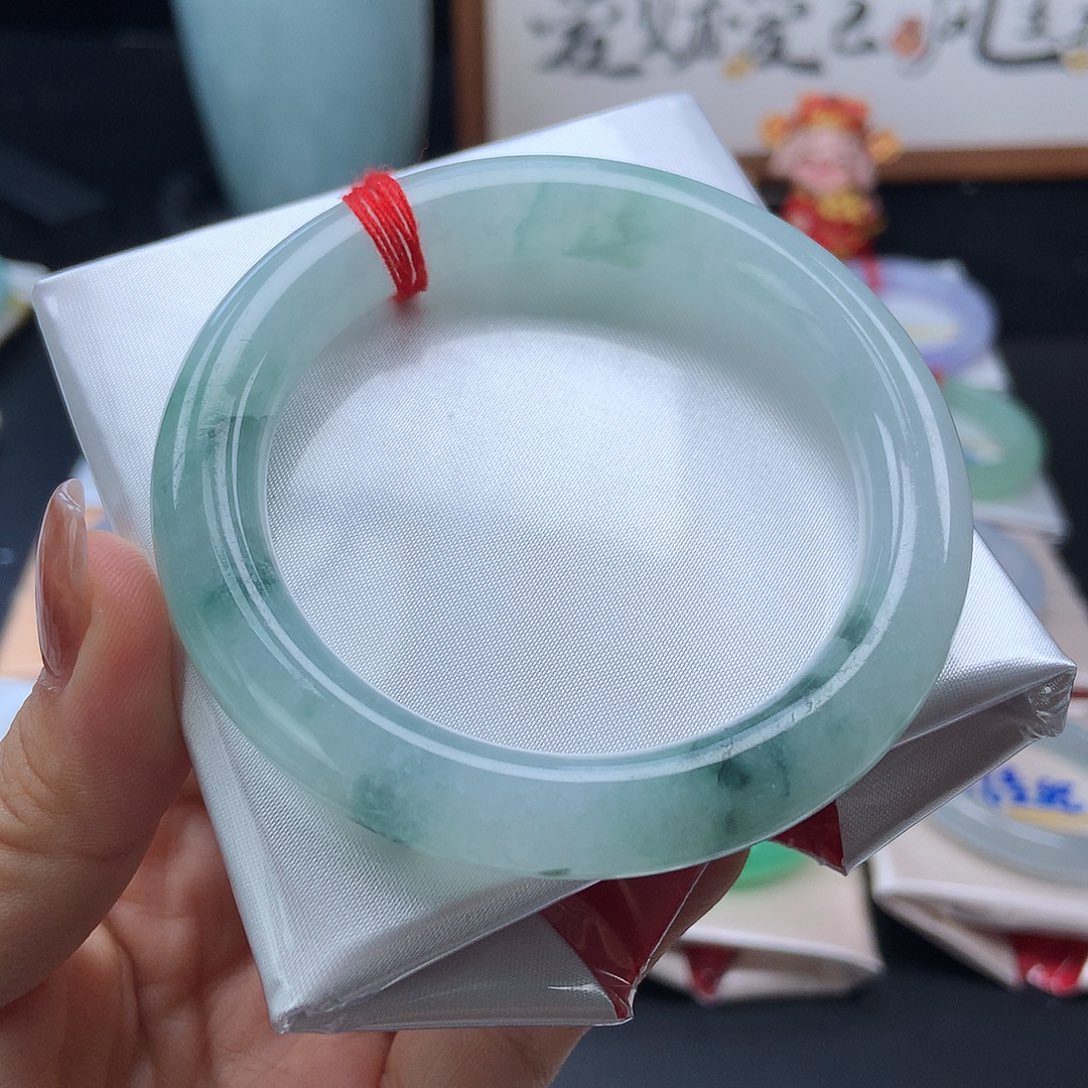 翡翠未镶嵌手镯3号