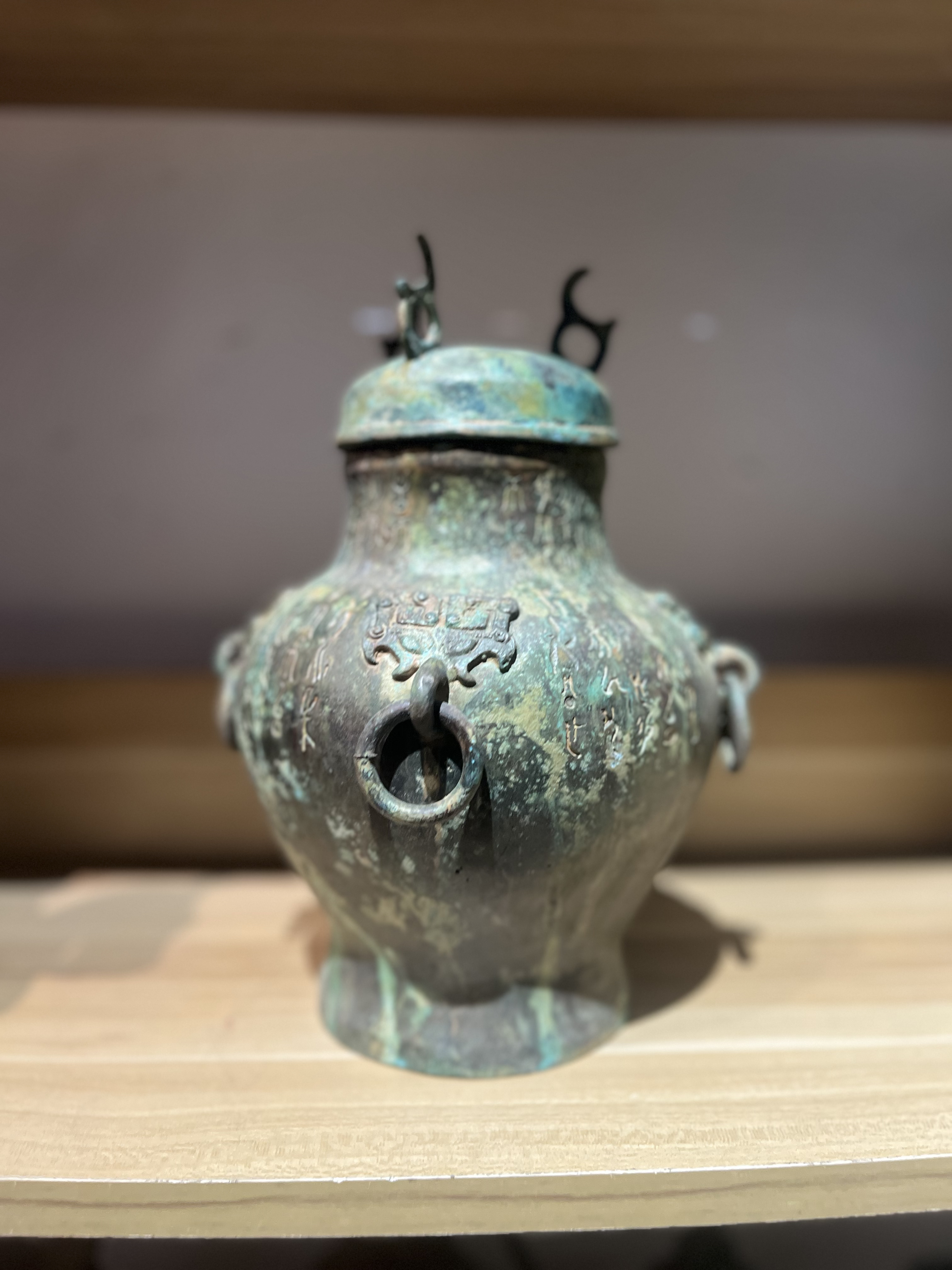 古玩风格战国青铜兽耳双环瓶客厅商务摆件