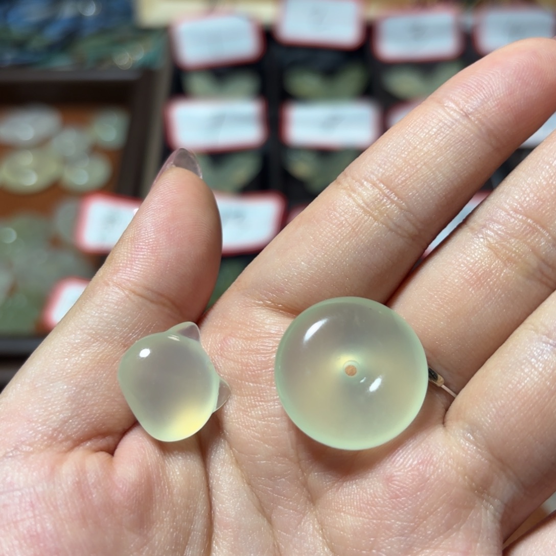 合金蛇纹石玉颈饰