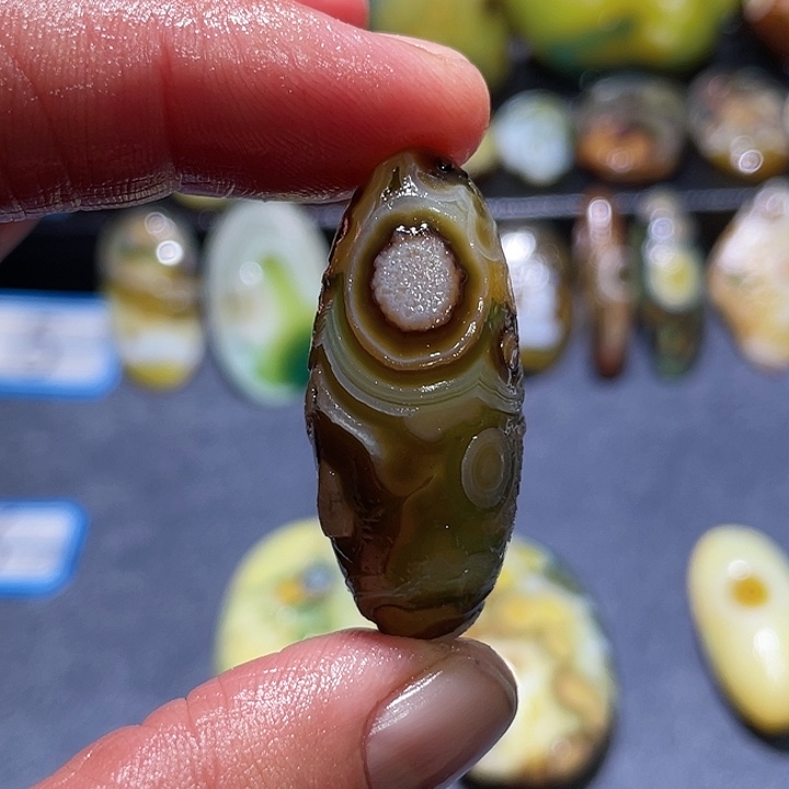 玛瑙/玉髓未镶嵌珠宝奇石