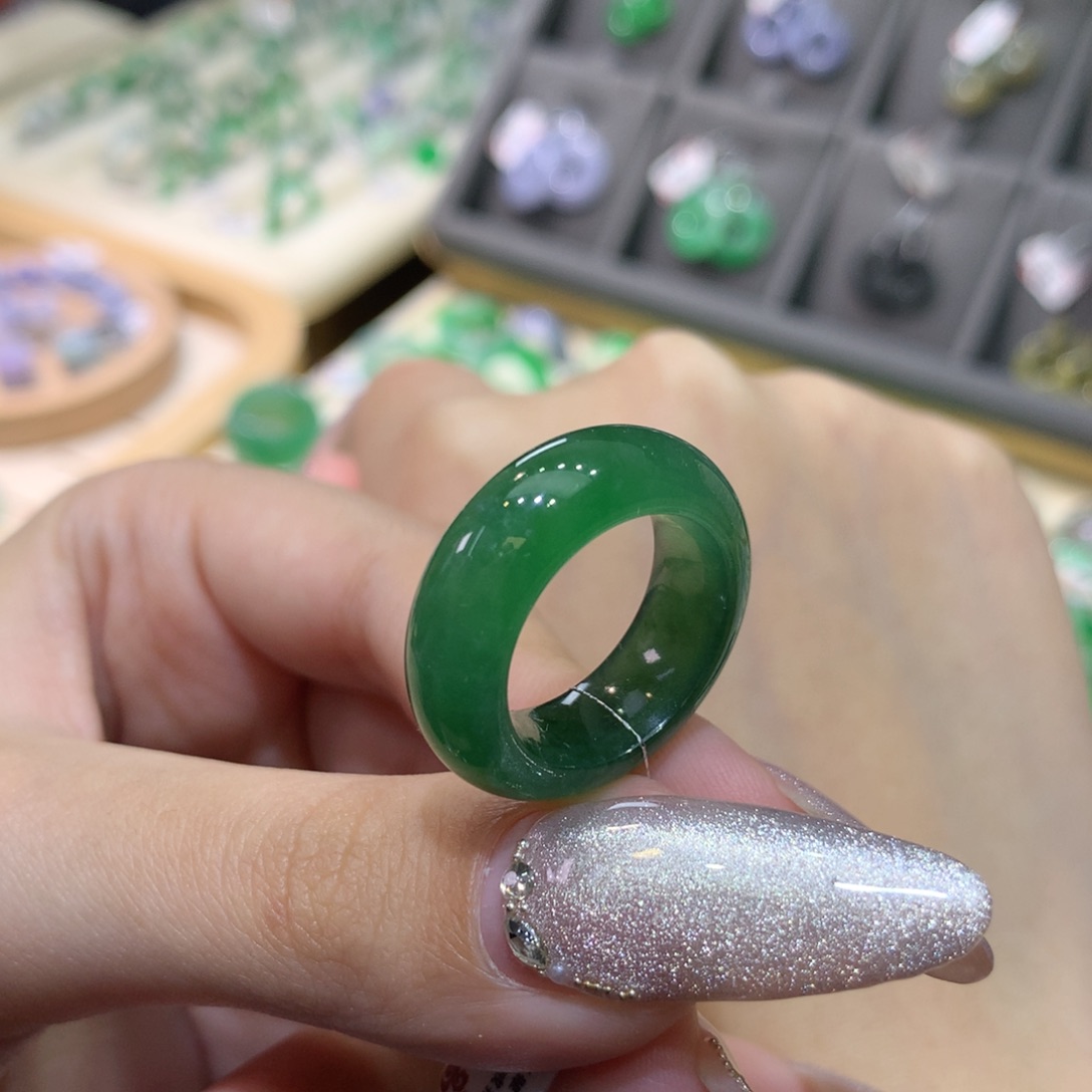 翡翠戒指未镶嵌12啤酒瓶