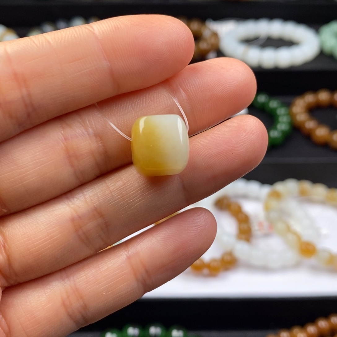 和田玉吊坠未镶嵌