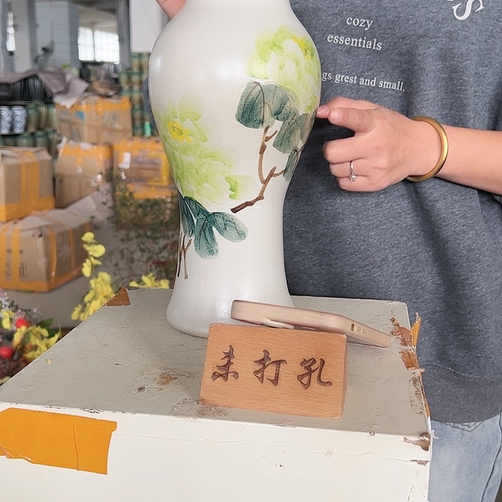 景德镇陶瓷花瓶工厂