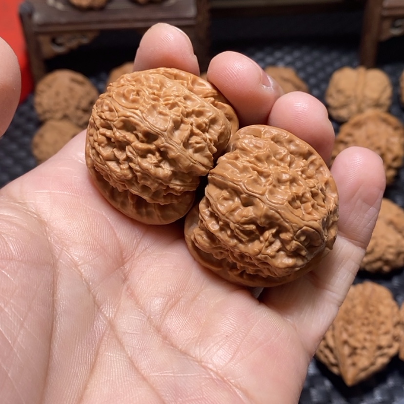 【闪购商品】文玩核桃吊坠白狮子